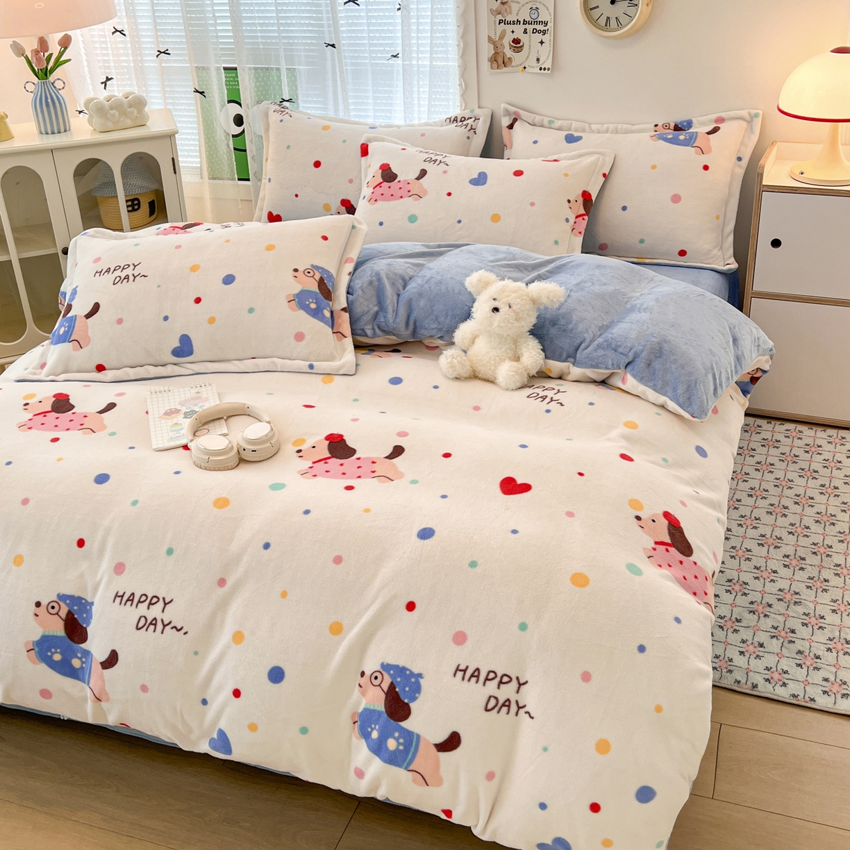 91家纺网 家纺一手货源 找家纺 启发 2025新款高克重小清新牛奶绒印花四件套 欢乐小狗