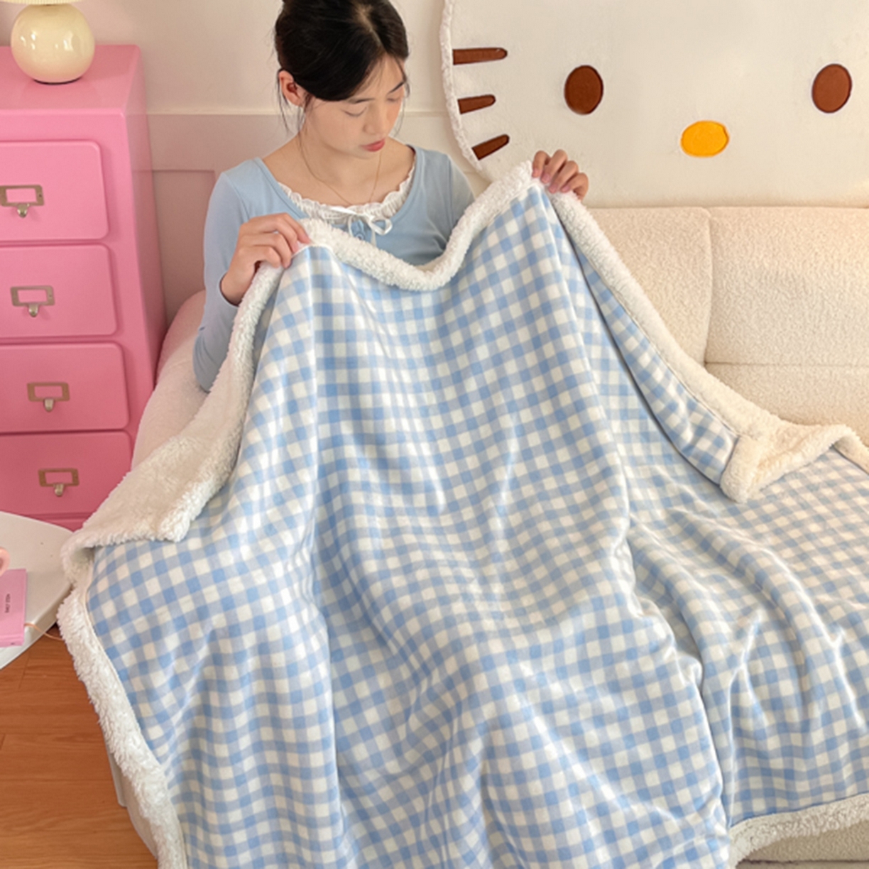 91家纺网 家纺一手货源 找家纺 川悦生活 2025新款牛奶绒羊羔绒毯子毛毯 毛毯小屋格格奶蓝