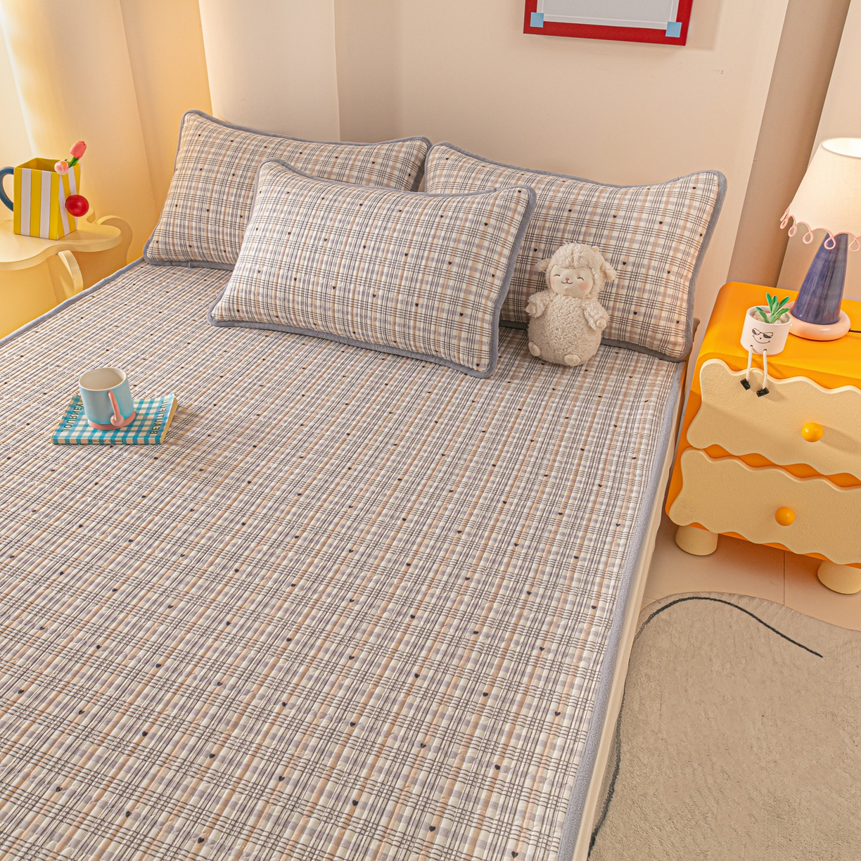 91家纺网 家纺一手货源 找家纺 恒尚居 2025新款A版全棉B版牛奶绒夹棉床褥垫A类四季可用学生床垫-秋冬款三件套系列一 简格调【A纯棉-B牛奶绒】