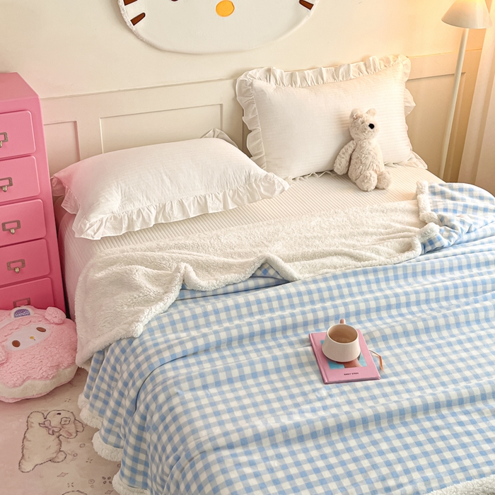 91家纺网 家纺一手货源 找家纺 川悦生活 2025新款牛奶绒羊羔绒毯子毛毯 毛毯小屋格格奶蓝