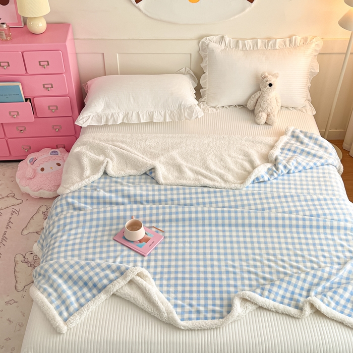 91家纺网 家纺一手货源 找家纺 川悦生活 2025新款牛奶绒羊羔绒毯子毛毯 毛毯小屋格格奶蓝