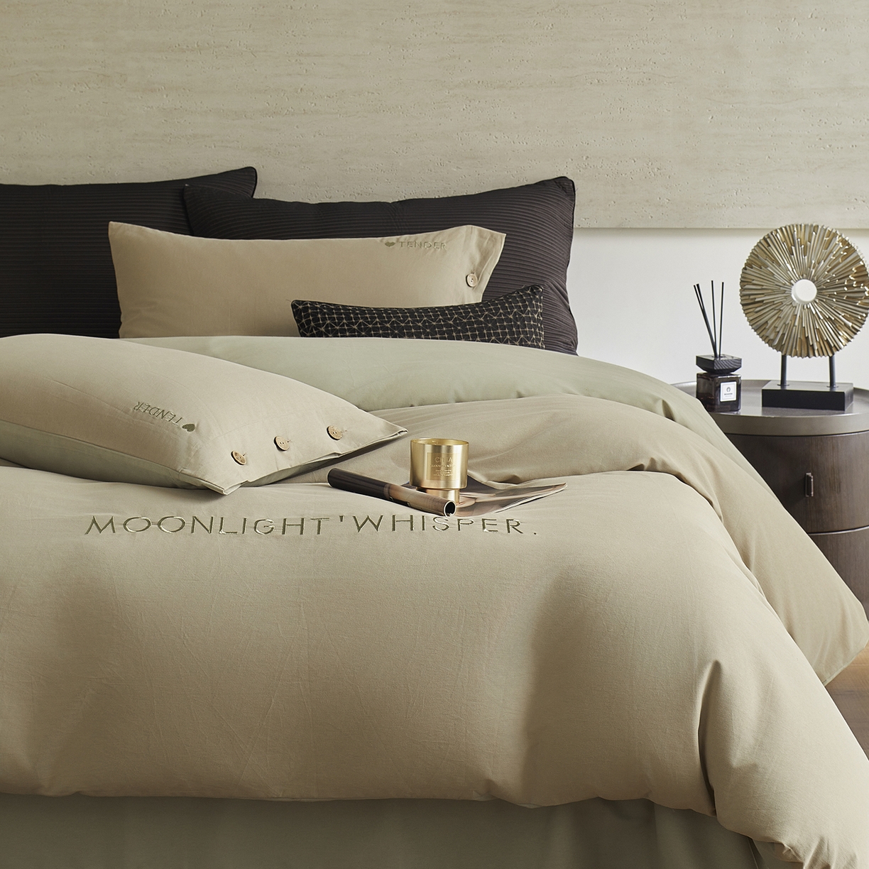 91家纺网 家纺一手货源 找家纺 艾咪-Amy ntmy 2025轻奢高级感纽扣款全棉纯棉加厚磨毛刺绣四件套 漫月卡绿