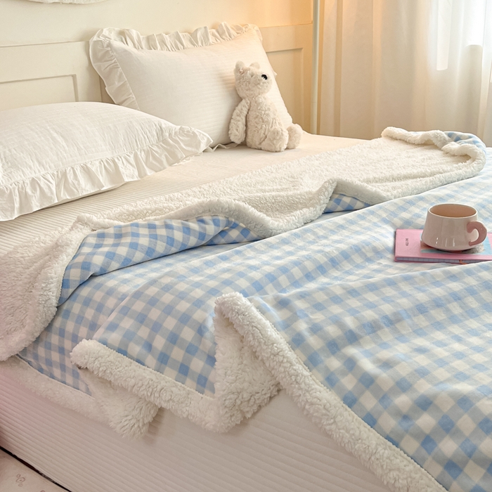 91家纺网 家纺一手货源 找家纺 川悦生活 2025新款牛奶绒羊羔绒毯子毛毯 毛毯小屋格格奶蓝
