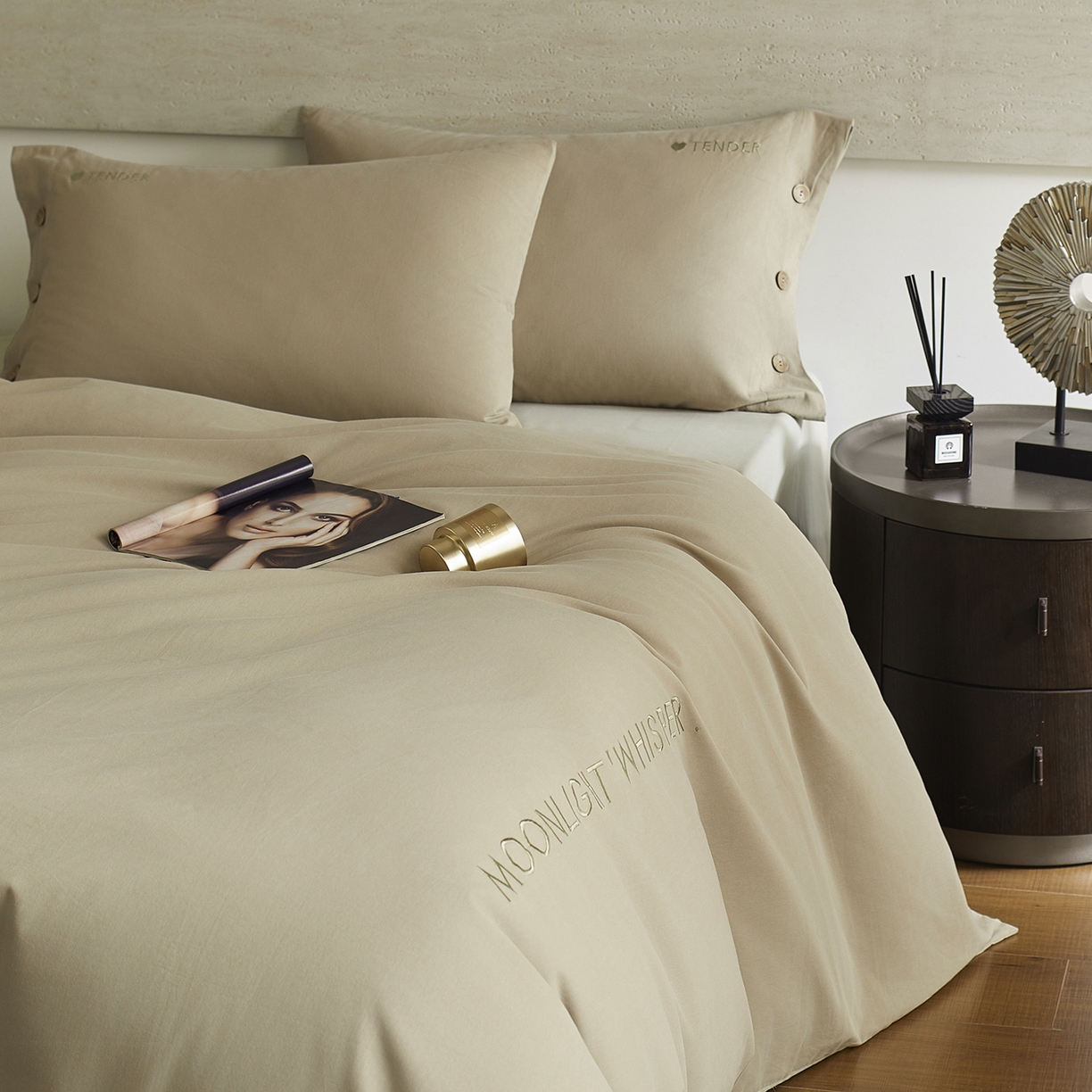 91家纺网 家纺一手货源 找家纺 艾咪-Amy ntmy 2025轻奢高级感纽扣款全棉纯棉加厚磨毛刺绣四件套 漫月卡绿