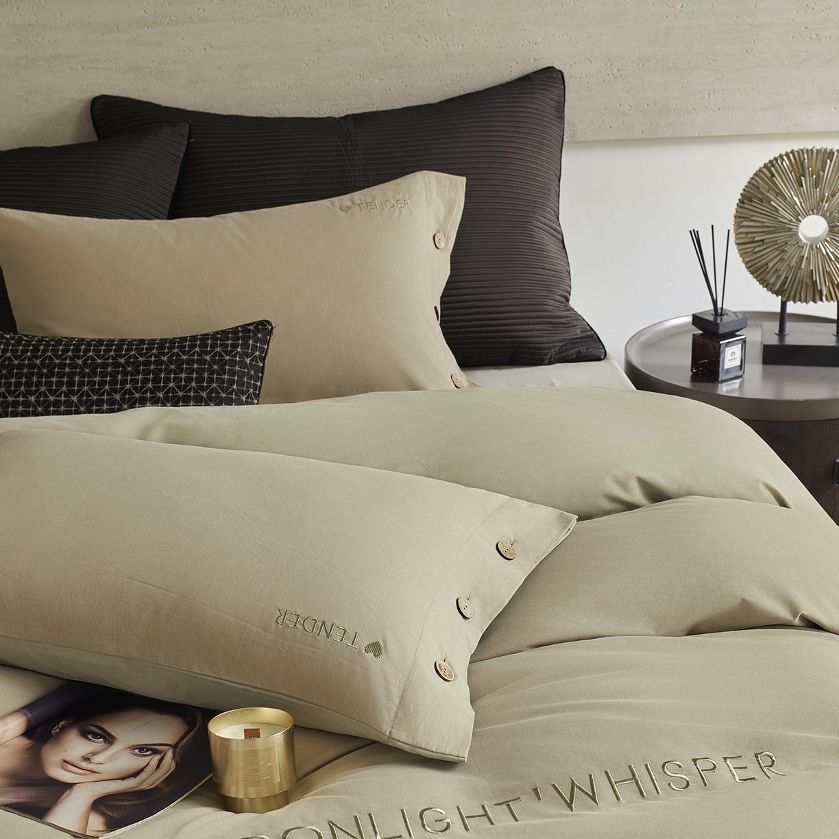 91家纺网 家纺一手货源 找家纺 艾咪-Amy ntmy 2025轻奢高级感纽扣款全棉纯棉加厚磨毛刺绣四件套 漫月卡绿