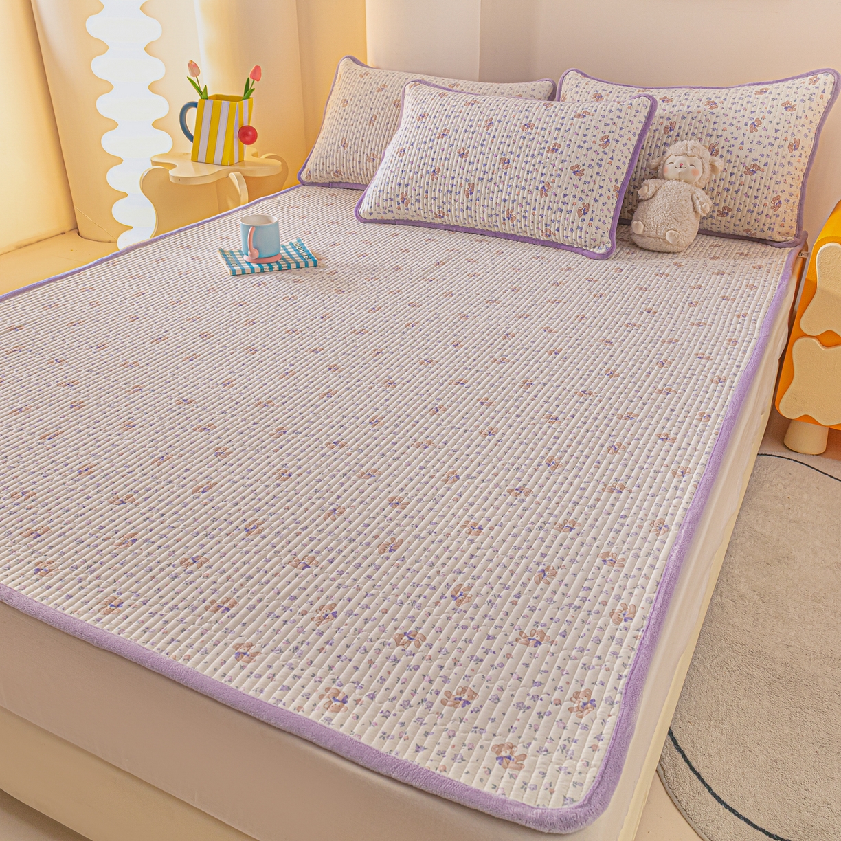 91家纺网 家纺一手货源 找家纺 恒尚居 2025新款A版全棉B版牛奶绒夹棉床褥垫A类四季可用学生床垫-秋冬款三件套系列三 清茶小熊【A纯棉-B牛奶绒】