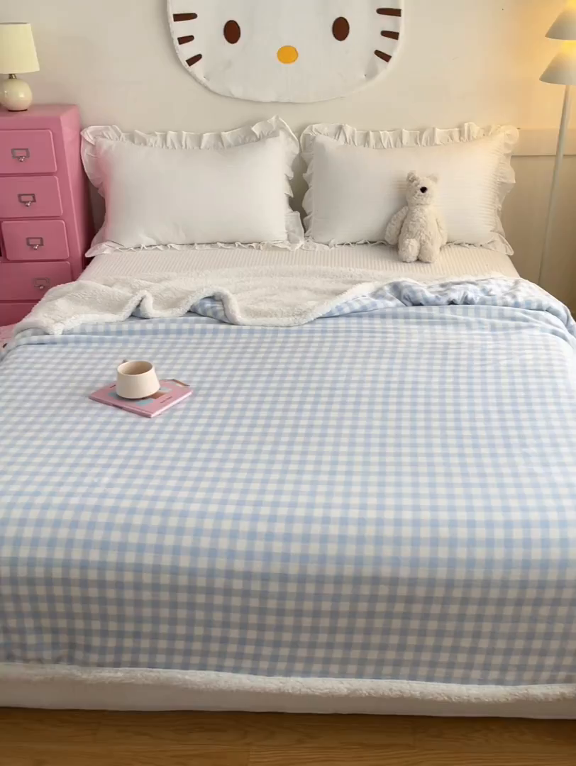 91家纺网 家纺一手货源 找家纺 川悦生活 2025新款牛奶绒羊羔绒毯子毛毯 毛毯小屋格格奶蓝