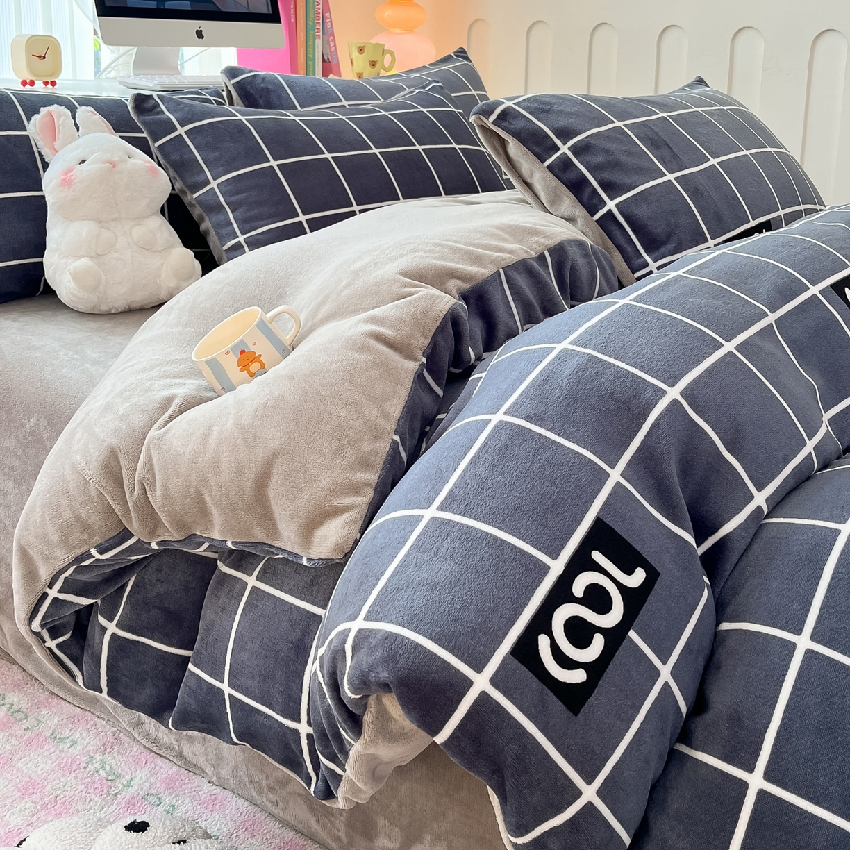 启发 2025新款高克重小清新牛奶绒印花四件套 酷格