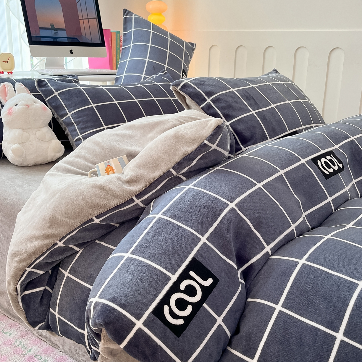 91家纺网 家纺一手货源 找家纺 启发 2025新款高克重小清新牛奶绒印花四件套 酷格