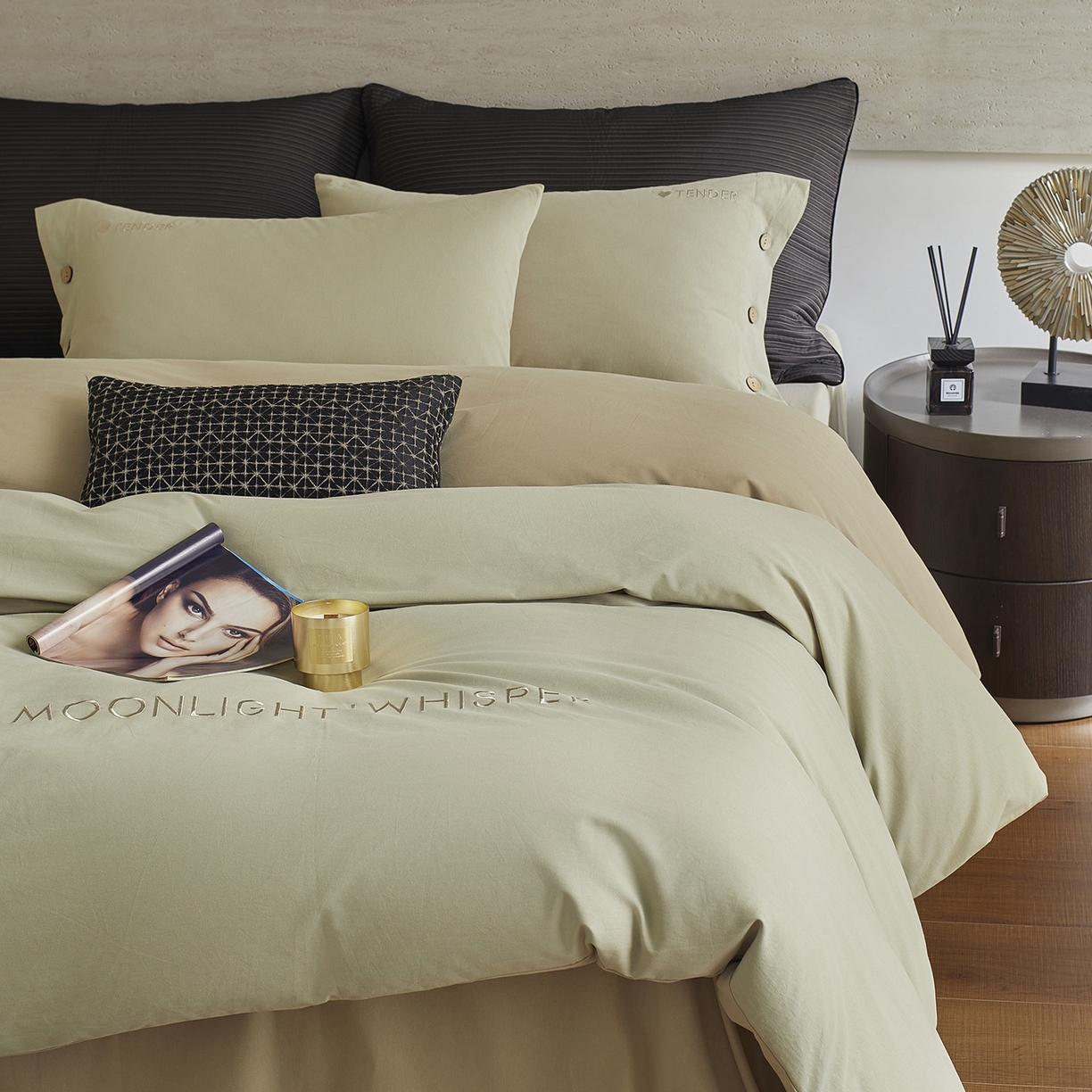 91家纺网 家纺一手货源 找家纺 艾咪-Amy ntmy 2025轻奢高级感纽扣款全棉纯棉加厚磨毛刺绣四件套 漫月绿卡