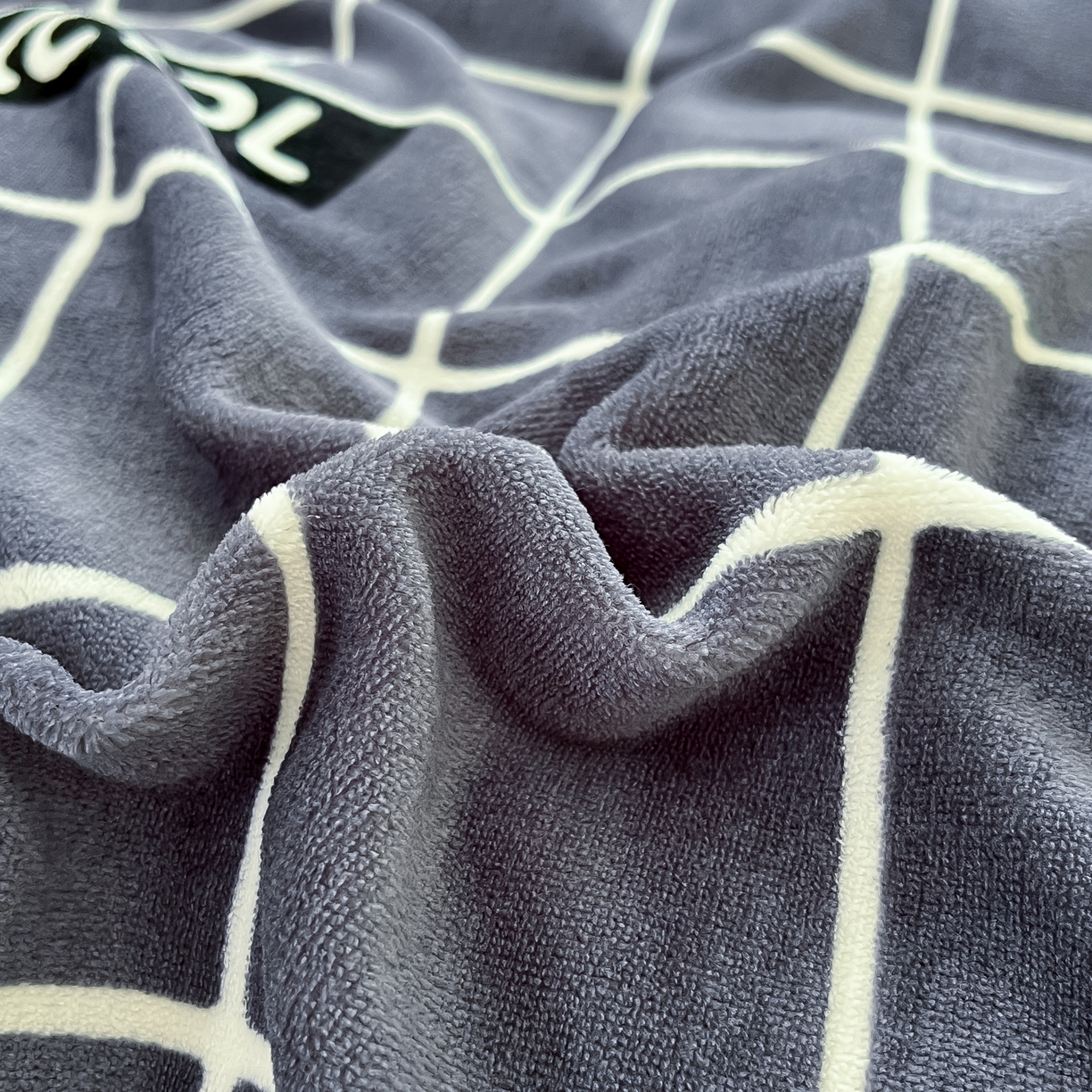 91家纺网 家纺一手货源 找家纺 启发 2025新款高克重小清新牛奶绒印花四件套 酷格