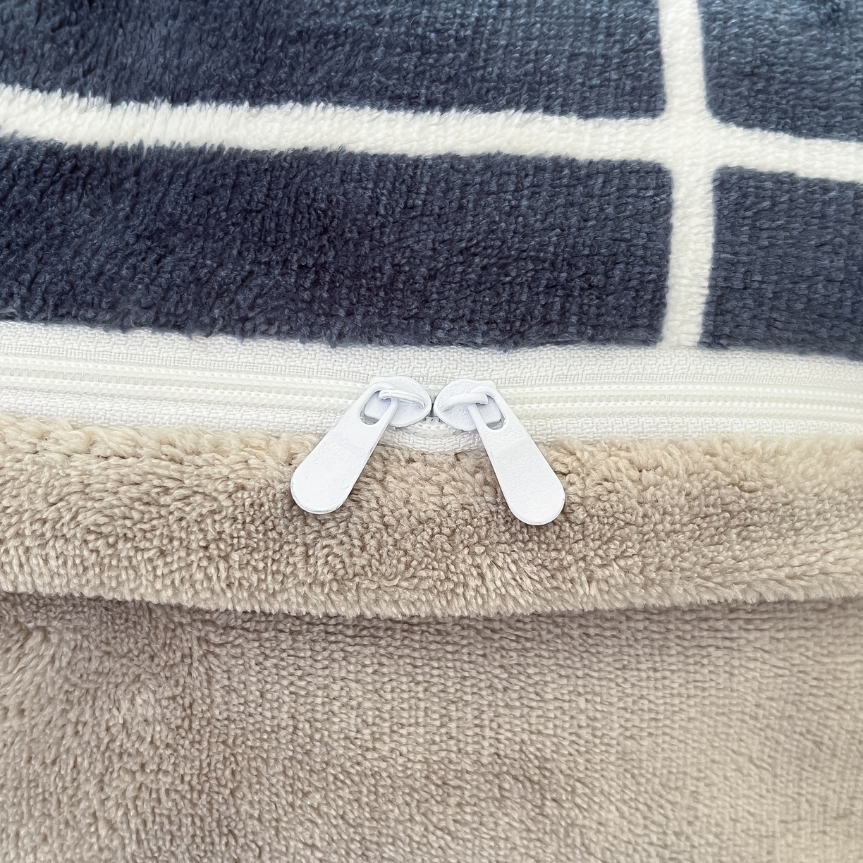 91家纺网 家纺一手货源 找家纺 启发 2025新款高克重小清新牛奶绒印花四件套 酷格