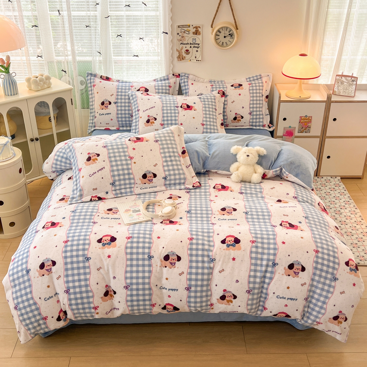 91家纺网 家纺一手货源 找家纺 启发 2025新款高克重小清新牛奶绒印花四件套 快乐狗狗