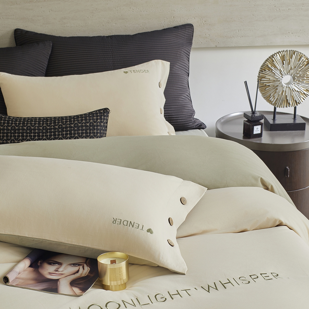 91家纺网 家纺一手货源 找家纺 艾咪-Amy ntmy 2025轻奢高级感纽扣款全棉纯棉加厚磨毛刺绣四件套 漫月奶绿