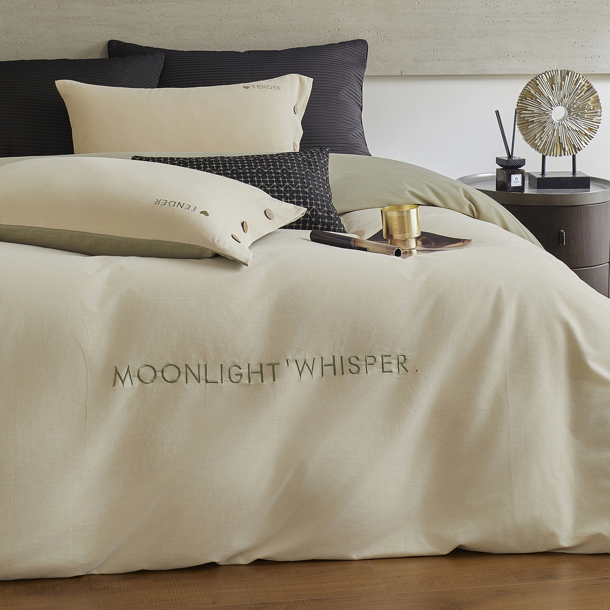 91家纺网 家纺一手货源 找家纺 艾咪-Amy ntmy 2025轻奢高级感纽扣款全棉纯棉加厚磨毛刺绣四件套 漫月奶绿