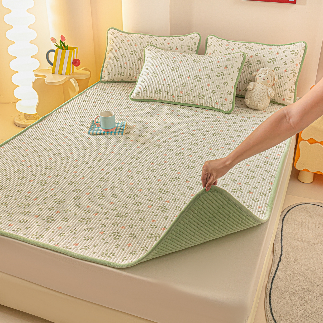 91家纺网 家纺一手货源 找家纺 恒尚居 2025新款A版全棉B版牛奶绒夹棉床褥垫A类四季可用学生床垫-秋冬款三件套系列三 清新雅韵【A纯棉-B牛奶绒】