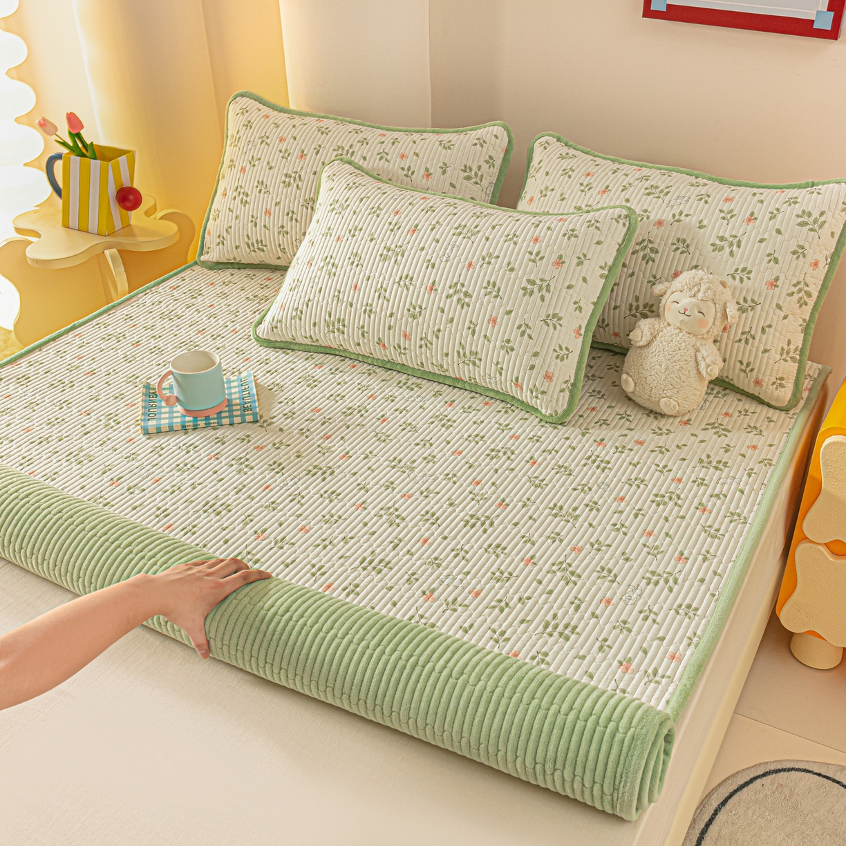 91家纺网 家纺一手货源 找家纺 恒尚居 2025新款A版全棉B版牛奶绒夹棉床褥垫A类四季可用学生床垫-秋冬款三件套系列三 清新雅韵【A纯棉-B牛奶绒】