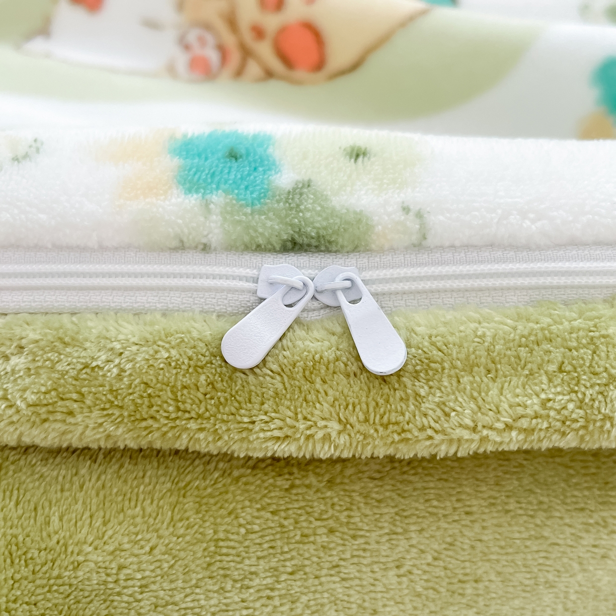 91家纺网 家纺一手货源 找家纺 启发 2025新款高克重小清新牛奶绒印花四件套 蓝风铃-绿