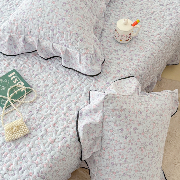 91家纺网 家纺一手货源 找家纺 小萌虎 2025新款A类云感原麻双层纱花边床盖三件套 兰黛【花边款】