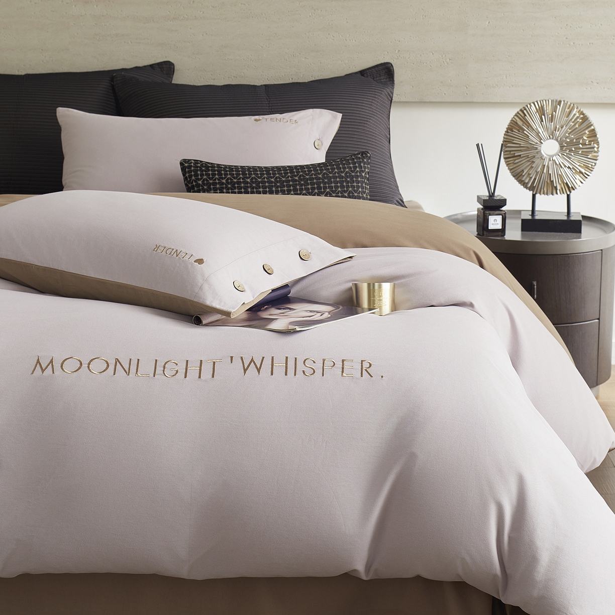 91家纺网 家纺一手货源 找家纺 艾咪-Amy ntmy 2025轻奢高级感纽扣款全棉纯棉加厚磨毛刺绣四件套 漫月紫咖