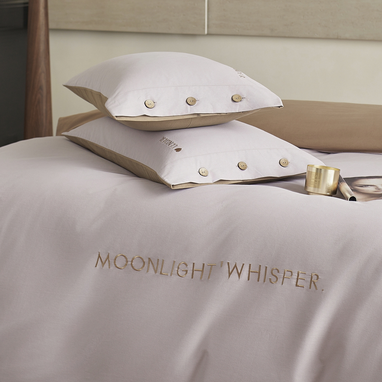 91家纺网 家纺一手货源 找家纺 艾咪-Amy ntmy 2025轻奢高级感纽扣款全棉纯棉加厚磨毛刺绣四件套 漫月紫咖