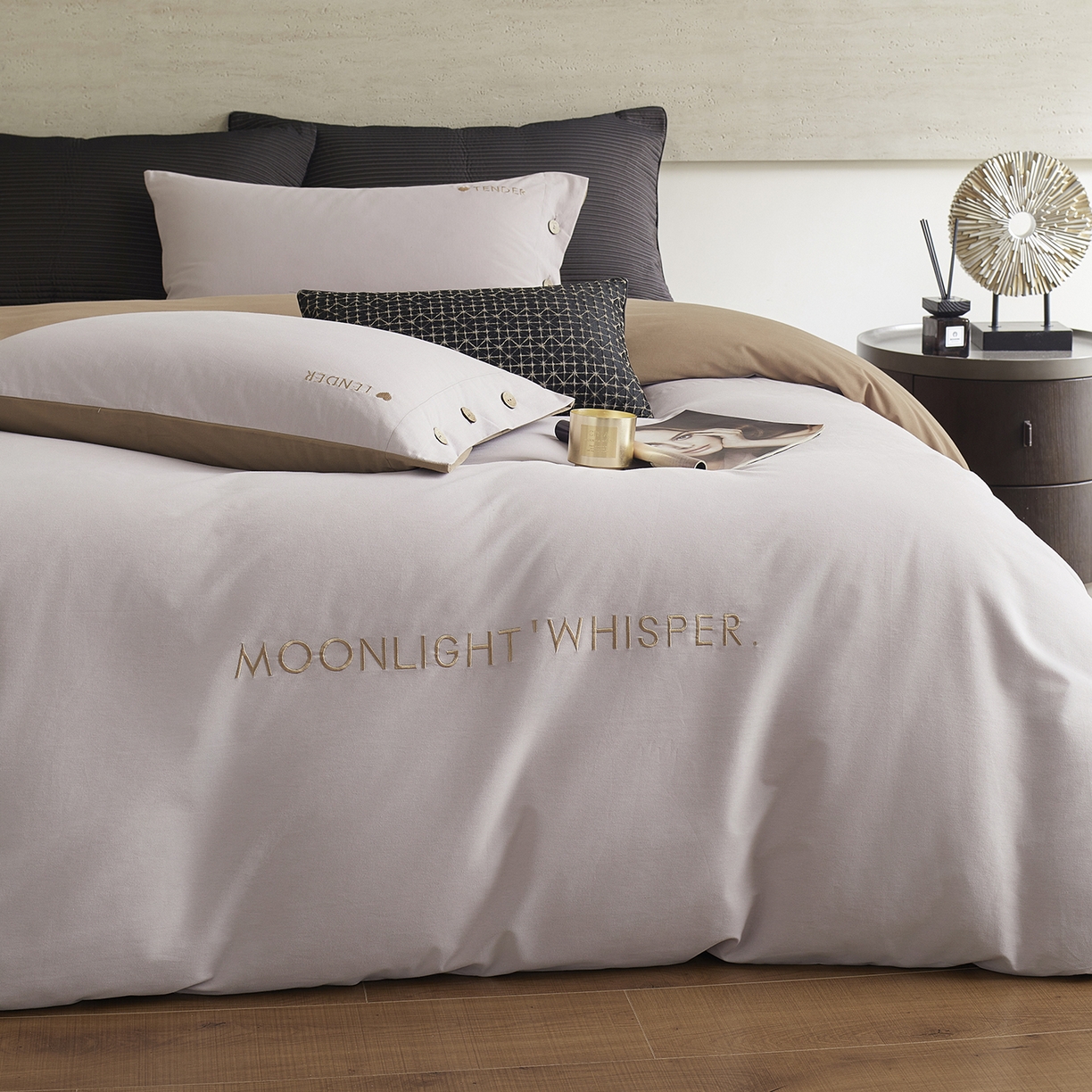 91家纺网 家纺一手货源 找家纺 艾咪-Amy ntmy 2025轻奢高级感纽扣款全棉纯棉加厚磨毛刺绣四件套 漫月紫咖