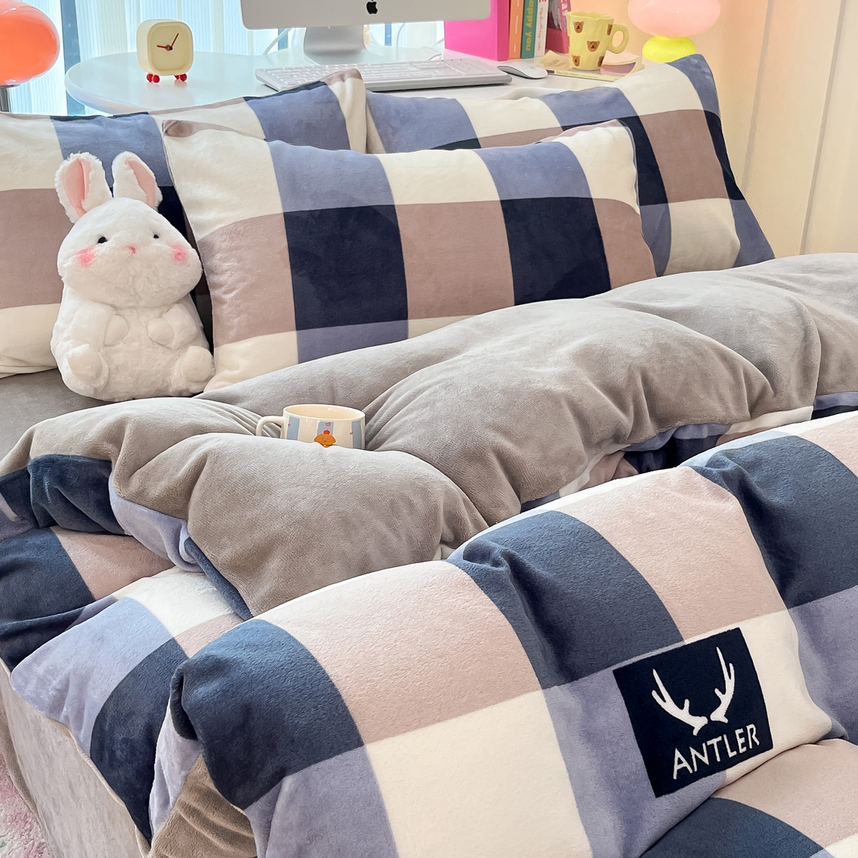 91家纺网 家纺一手货源 找家纺 启发 2025新款高克重小清新牛奶绒印花四件套 梦鹿