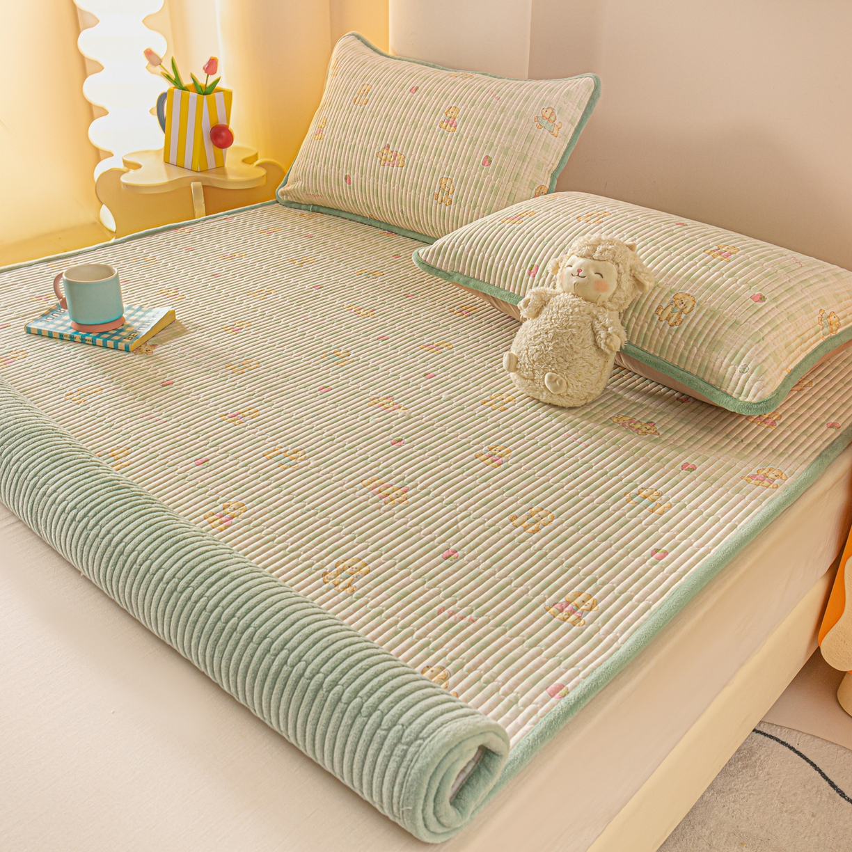 91家纺网 家纺一手货源 找家纺 恒尚居 2025新款A版全棉B版牛奶绒夹棉床褥垫A类四季可用学生床垫-秋冬款三件套系列二 甜心旺旺【A纯棉-B牛奶绒】