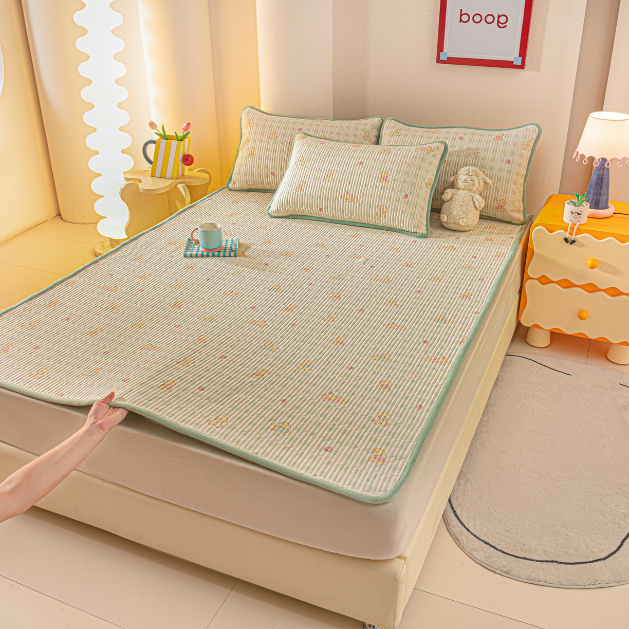 91家纺网 家纺一手货源 找家纺 恒尚居 2025新款A版全棉B版牛奶绒夹棉床褥垫A类四季可用学生床垫-秋冬款三件套系列二 甜心旺旺【A纯棉-B牛奶绒】