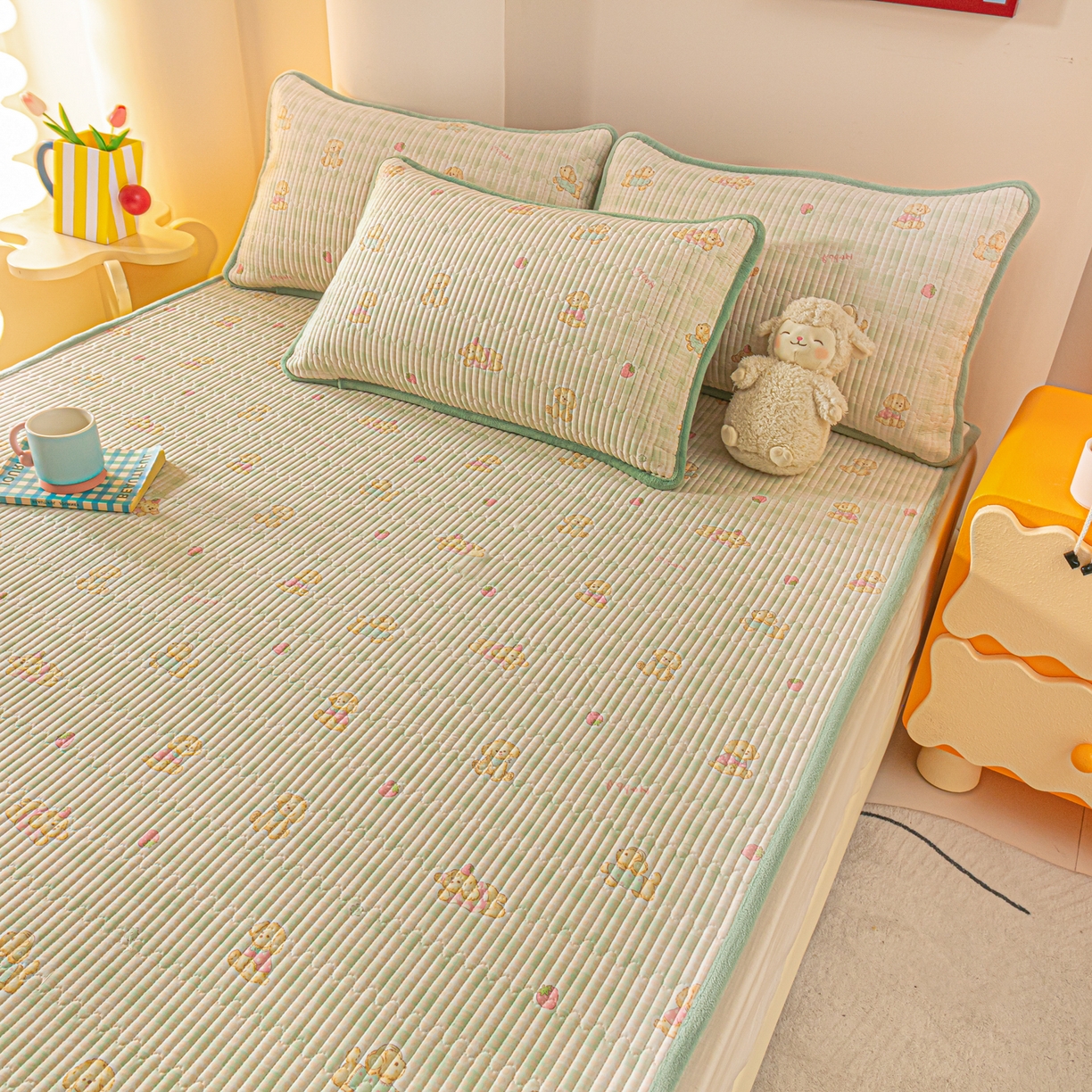 91家纺网 家纺一手货源 找家纺 恒尚居 2025新款A版全棉B版牛奶绒夹棉床褥垫A类四季可用学生床垫-秋冬款三件套系列二 甜心旺旺【A纯棉-B牛奶绒】