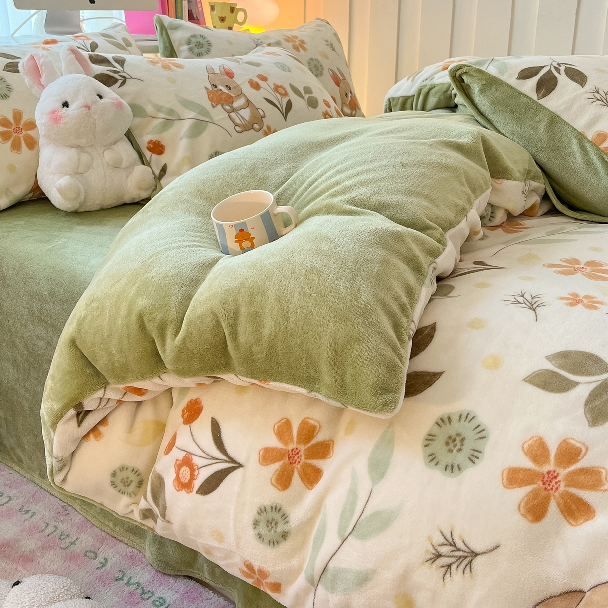 91家纺网 家纺一手货源 找家纺 启发 2025新款高克重小清新牛奶绒印花四件套 田园兔