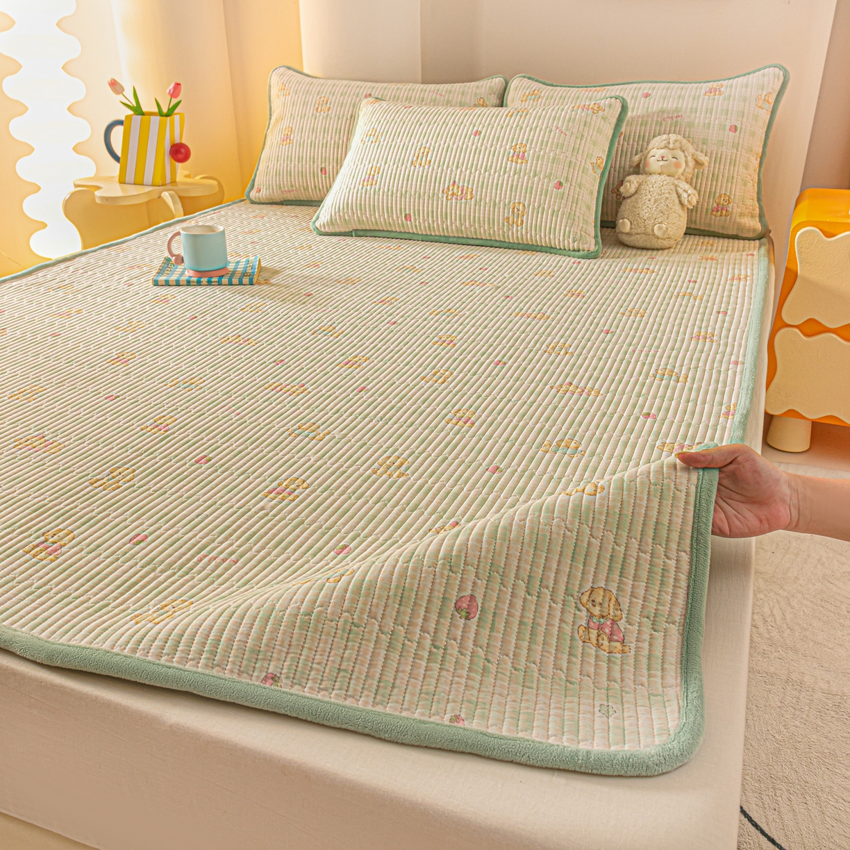 91家纺网 家纺一手货源 找家纺 恒尚居 2025新款A版全棉B版牛奶绒夹棉床褥垫A类四季可用学生床垫-秋冬款三件套系列二 甜心旺旺【A纯棉-B牛奶绒】