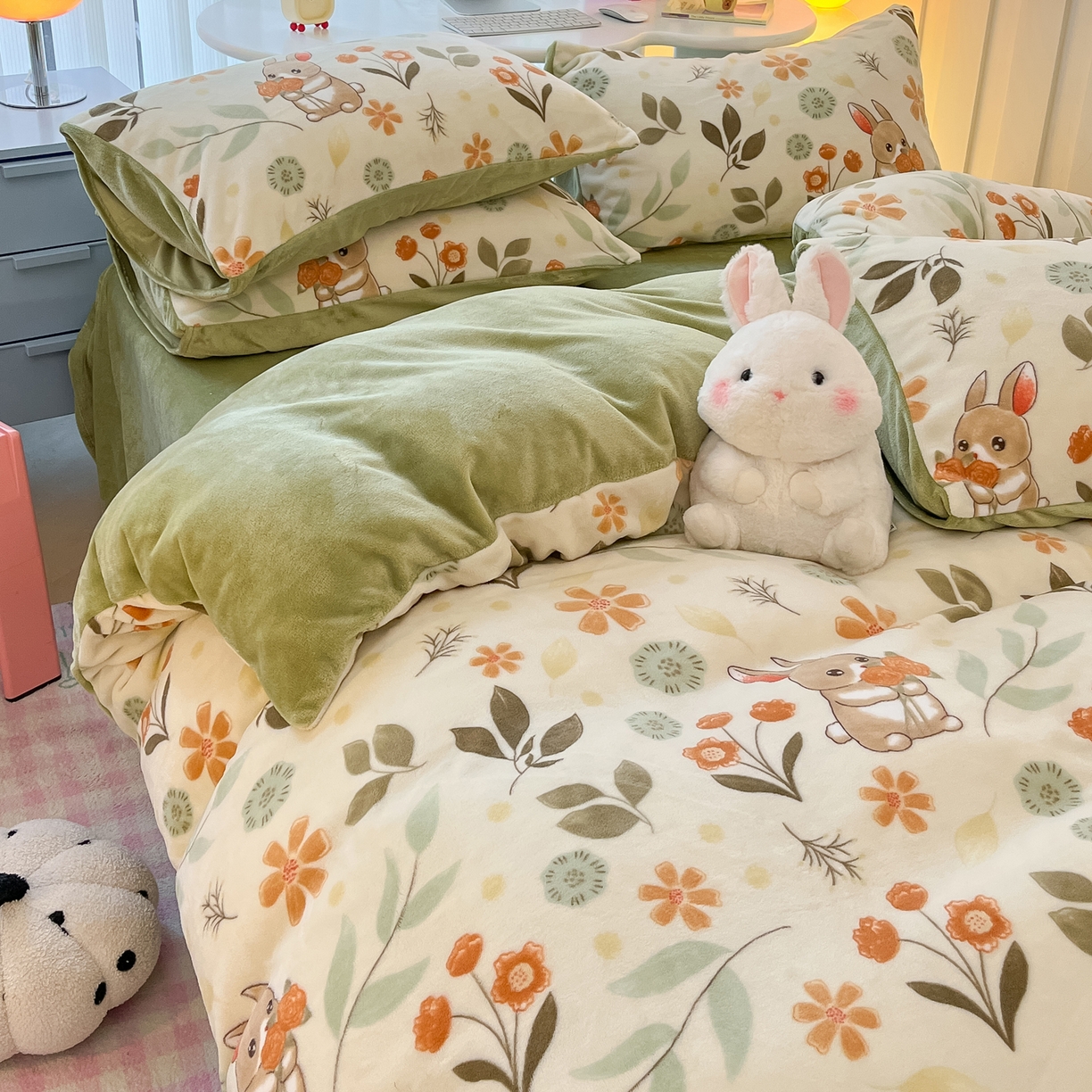 91家纺网 家纺一手货源 找家纺 启发 2025新款高克重小清新牛奶绒印花四件套 田园兔