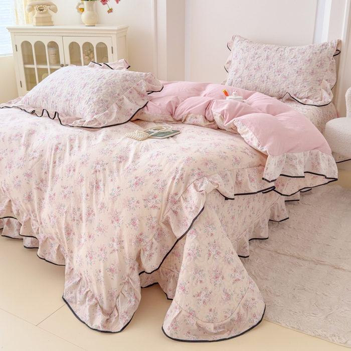 91家纺网 家纺一手货源 找家纺 小萌虎 2025新款A类云感原麻双层纱花边床盖四件套 春天里【花边款】