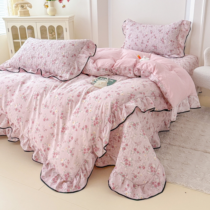 91家纺网 家纺一手货源 找家纺 小萌虎 2025新款A类云感原麻双层纱花边床盖四件套 花影【花边款】