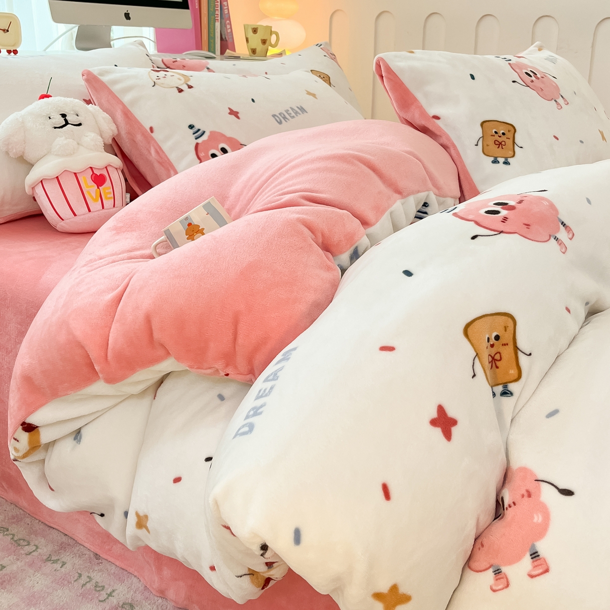 启发 2025新款高克重小清新牛奶绒印花四件套 甜甜圈