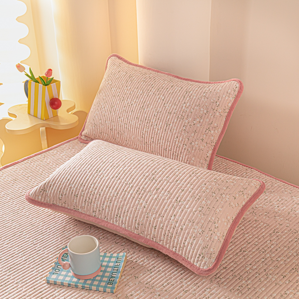 91家纺网 家纺一手货源 找家纺 恒尚居 2025新款A版全棉B版牛奶绒夹棉床褥垫A类四季可用学生床垫-秋冬款三件套系列三 樱花灿灿【A纯棉-B牛奶绒】