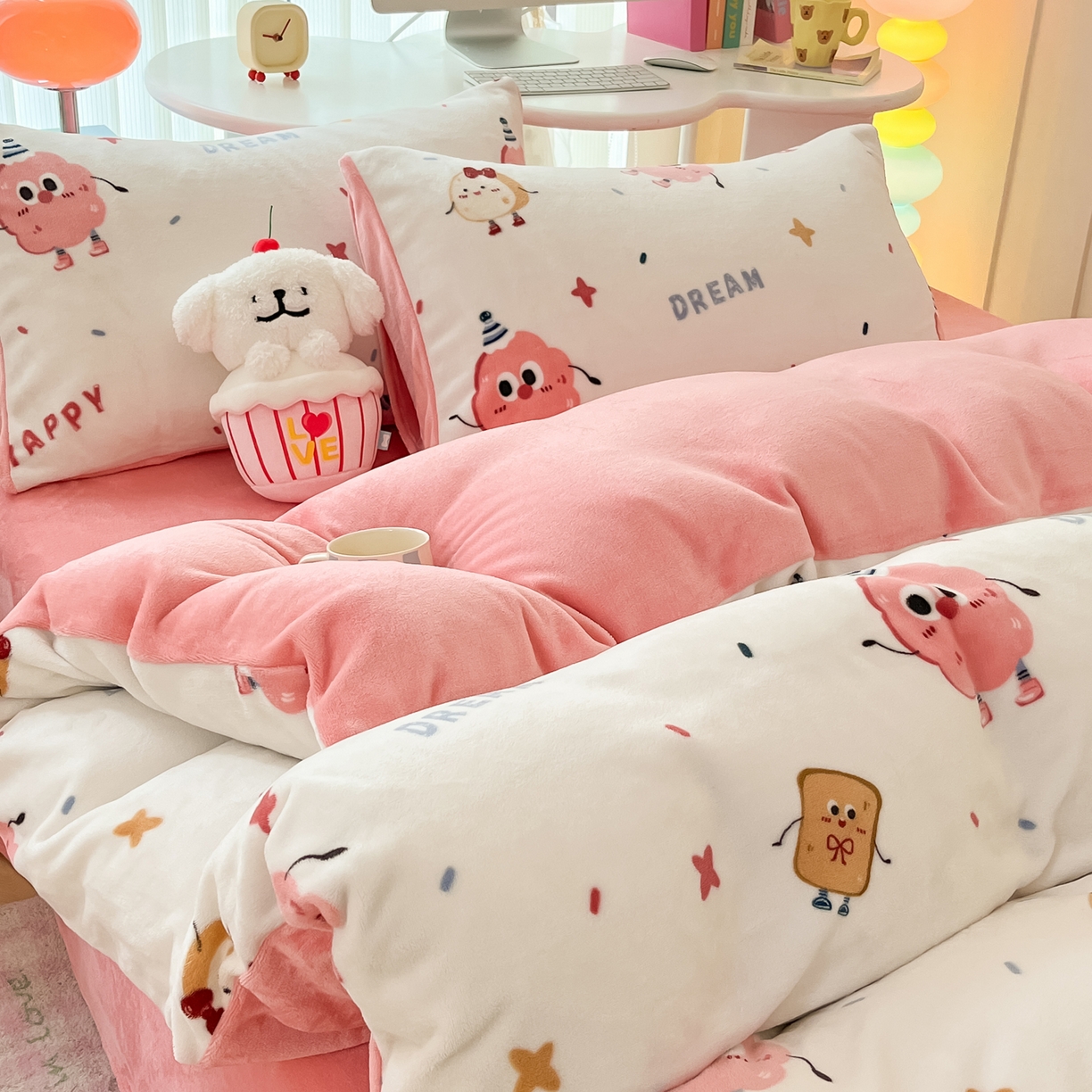 91家纺网 家纺一手货源 找家纺 启发 2025新款高克重小清新牛奶绒印花四件套 甜甜圈