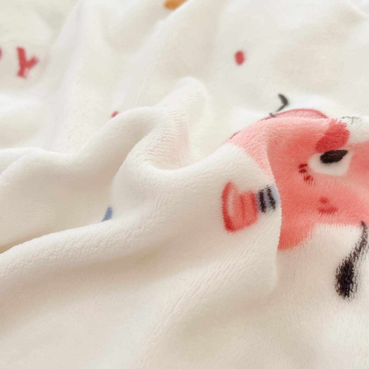 91家纺网 家纺一手货源 找家纺 启发 2025新款高克重小清新牛奶绒印花四件套 甜甜圈