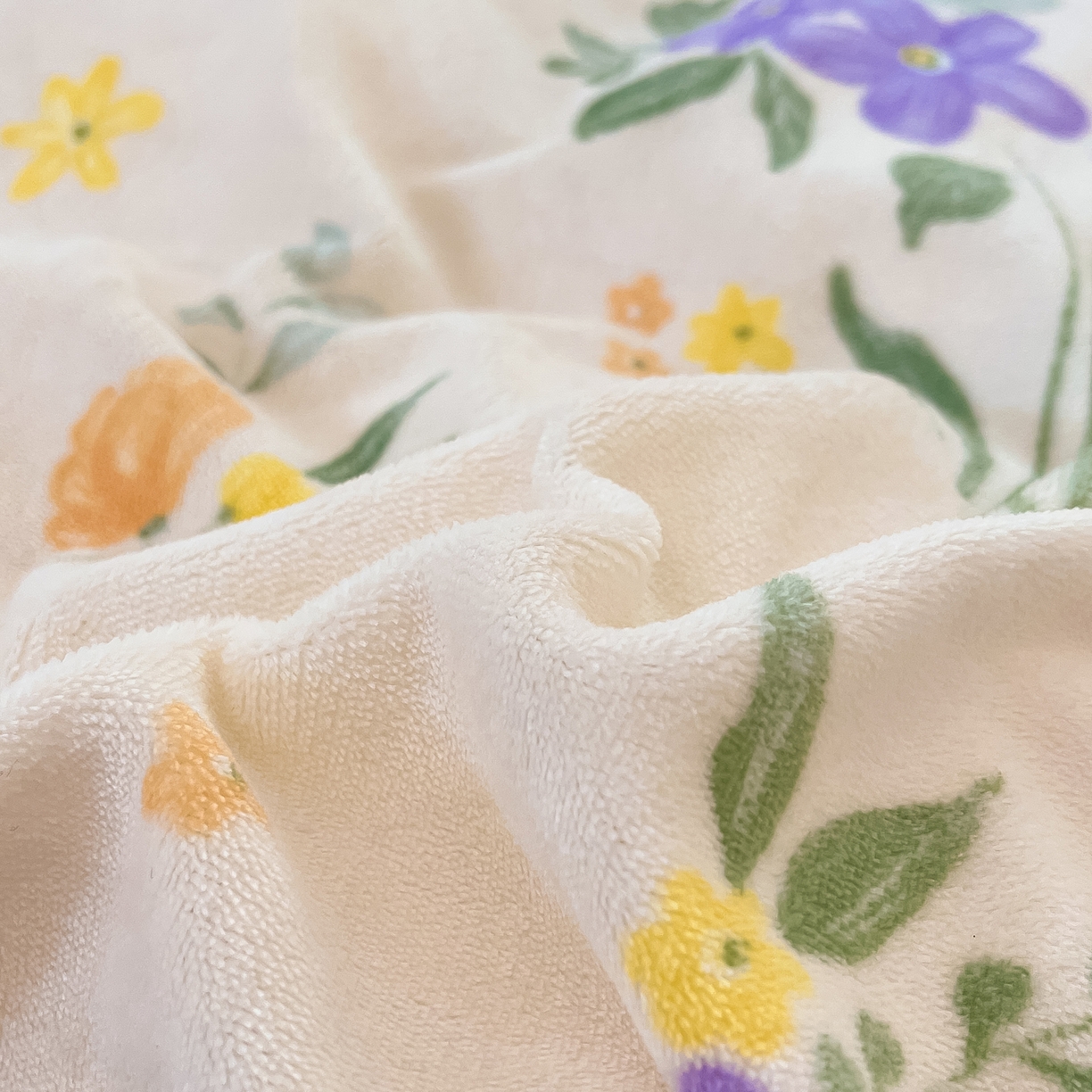 91家纺网 家纺一手货源 找家纺 启发 2025新款高克重小清新牛奶绒印花四件套 娴雅华韵