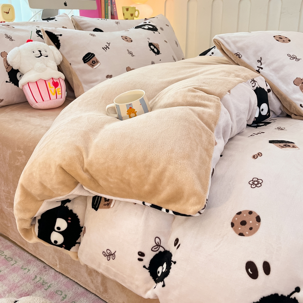 91家纺网 家纺一手货源 找家纺 启发 2025新款高克重小清新牛奶绒印花四件套 小煤球