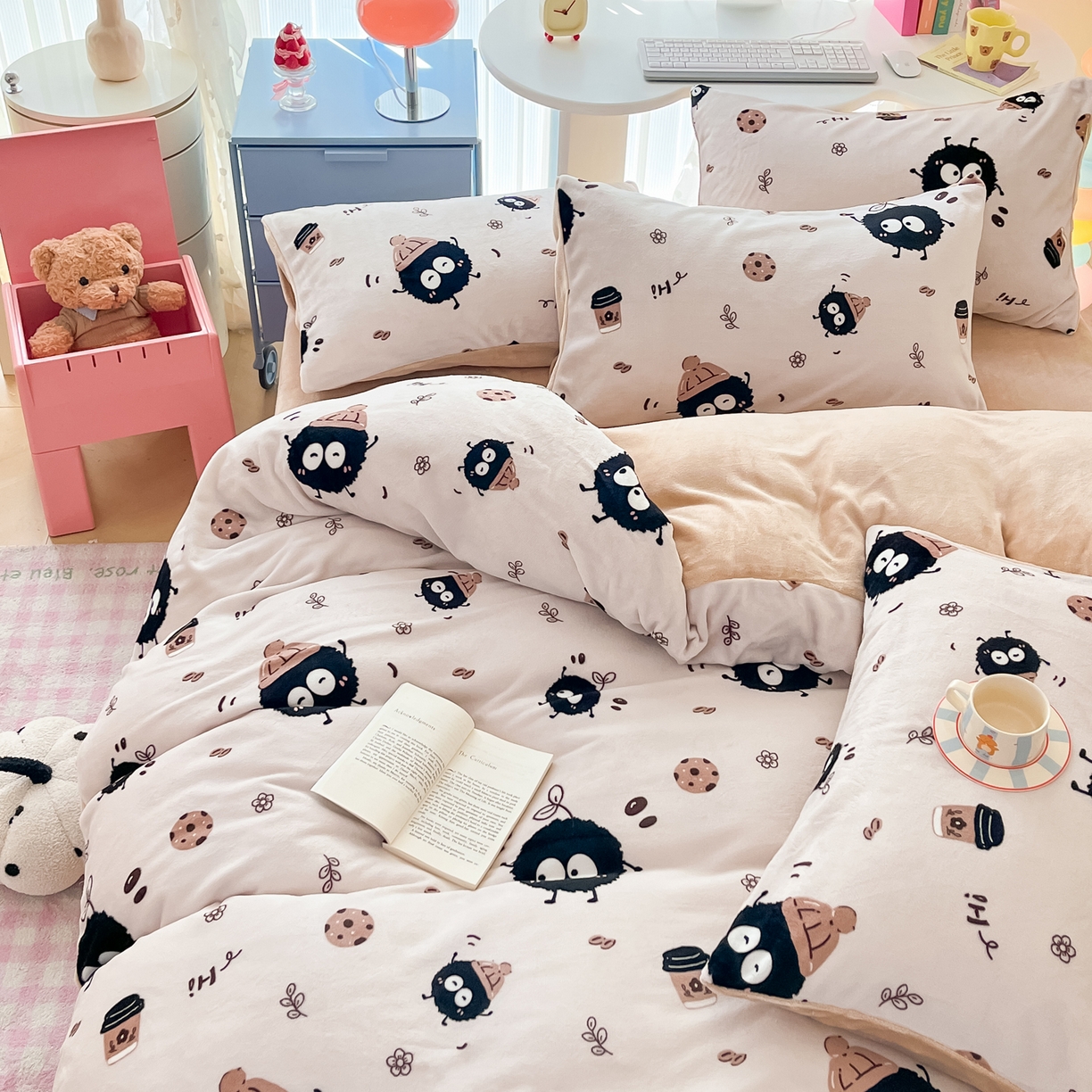 91家纺网 家纺一手货源 找家纺 启发 2025新款高克重小清新牛奶绒印花四件套 小煤球