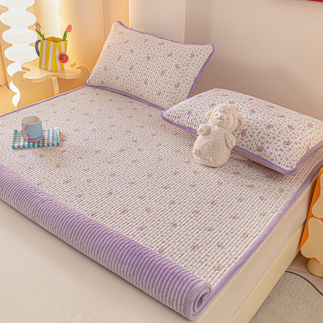 91家纺网 家纺一手货源 找家纺 恒尚居 2025新款A版全棉B版牛奶绒夹棉床褥垫A类四季可用学生床垫-秋冬款三件套系列一 清茶小熊【A纯棉-B牛奶绒】