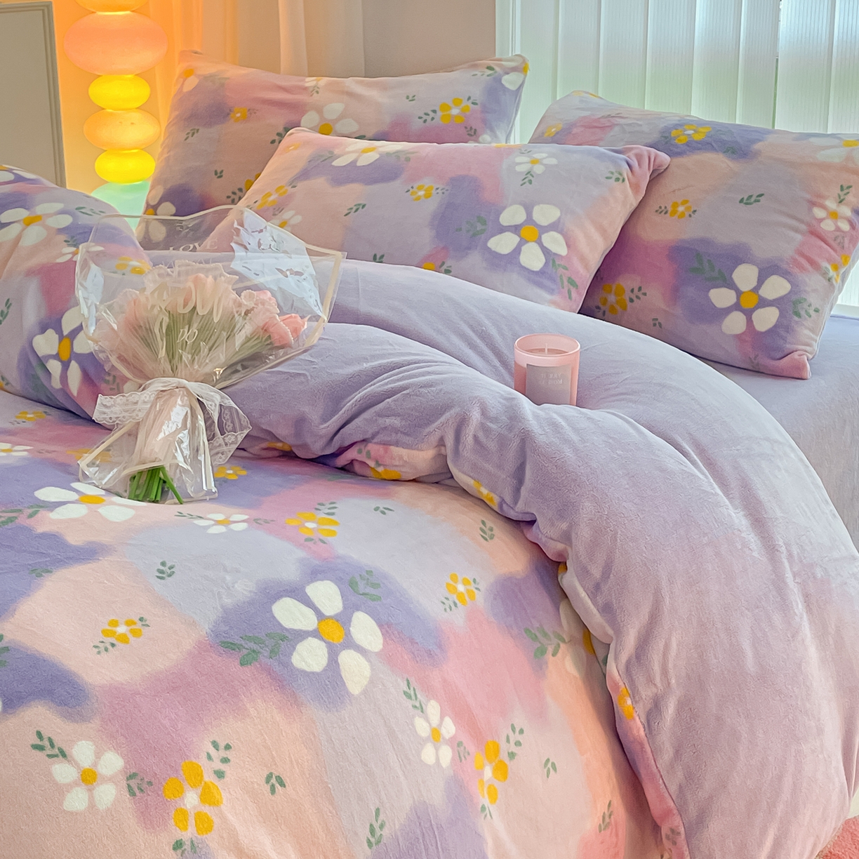 91家纺网 家纺一手货源 找家纺 启发 2025新款高克重小清新牛奶绒印花四件套 炫彩花朵