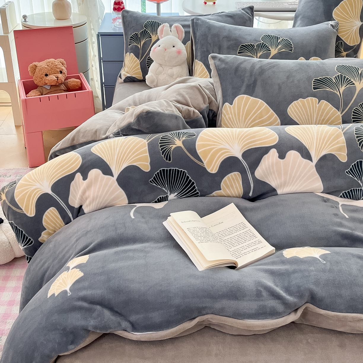 91家纺网 家纺一手货源 找家纺 启发 2025新款高克重小清新牛奶绒印花四件套 银杏叶