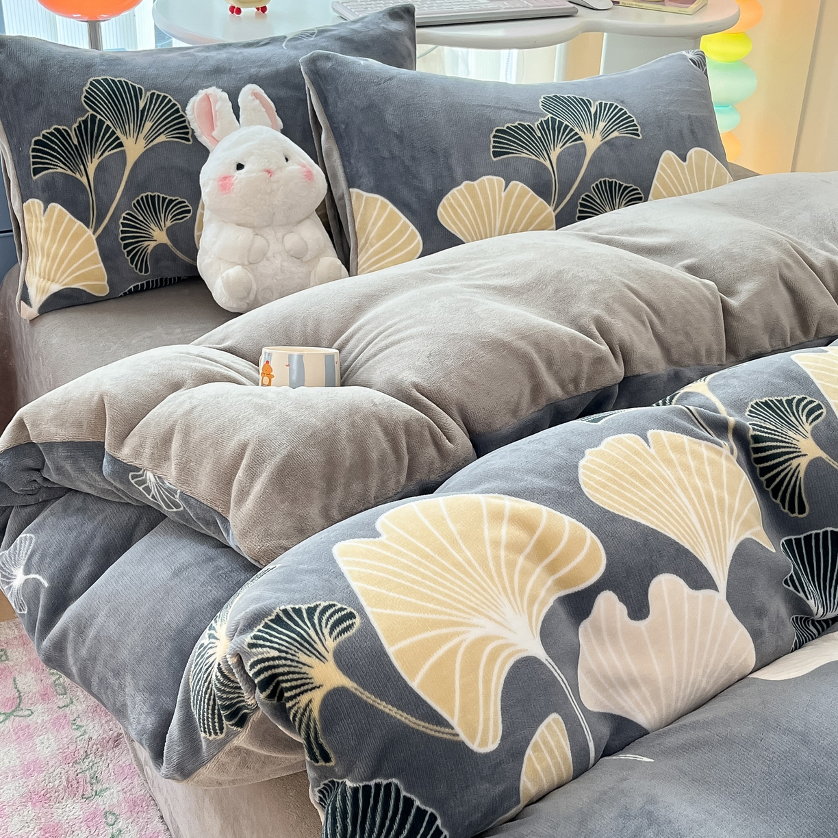 91家纺网 家纺一手货源 找家纺 启发 2025新款高克重小清新牛奶绒印花四件套 银杏叶