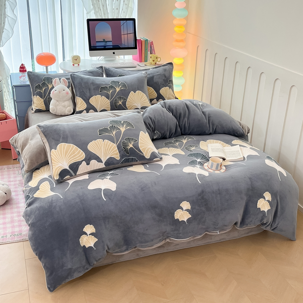 91家纺网 家纺一手货源 找家纺 启发 2025新款高克重小清新牛奶绒印花四件套 银杏叶