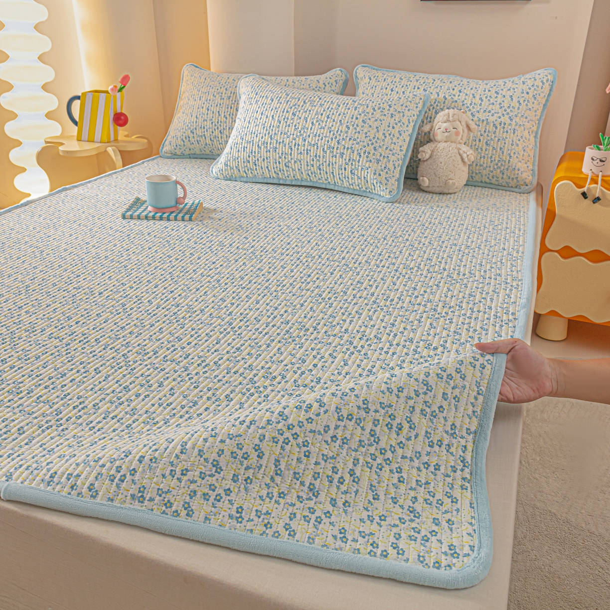 91家纺网 家纺一手货源 找家纺 恒尚居 2025新款A版全棉B版牛奶绒夹棉床褥垫A类四季可用学生床垫-秋冬款三件套系列二 雪兰【A纯棉-B牛奶绒】