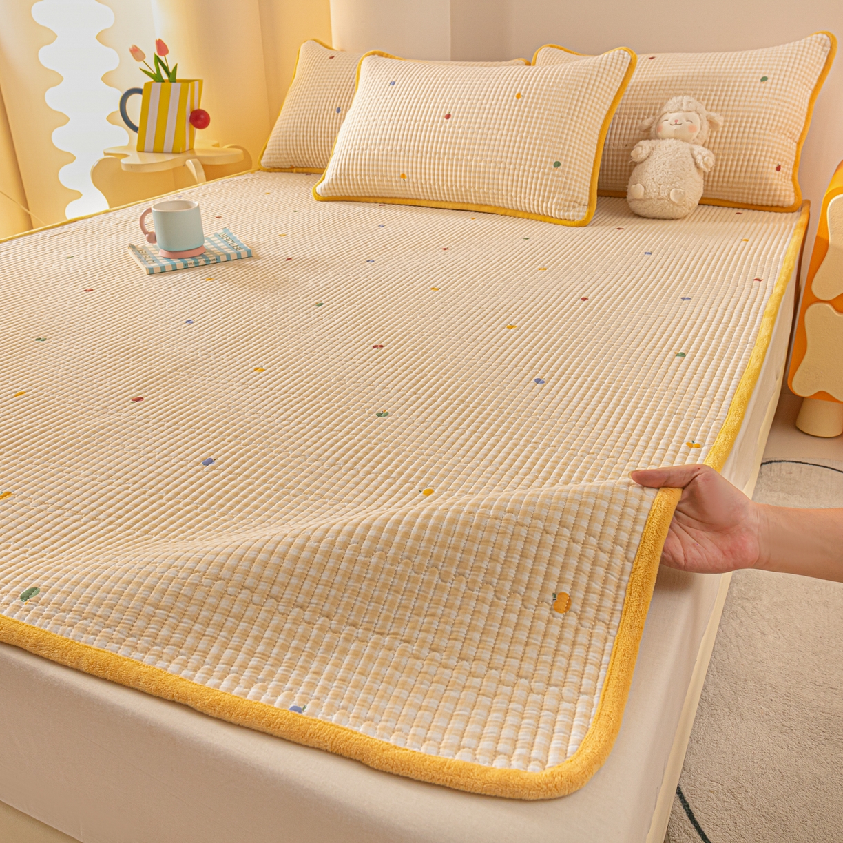 91家纺网 家纺一手货源 找家纺 恒尚居 2025新款A版全棉B版牛奶绒夹棉床褥垫A类四季可用学生床垫-秋冬款三件套系列一 雨果【A纯棉-B牛奶绒】