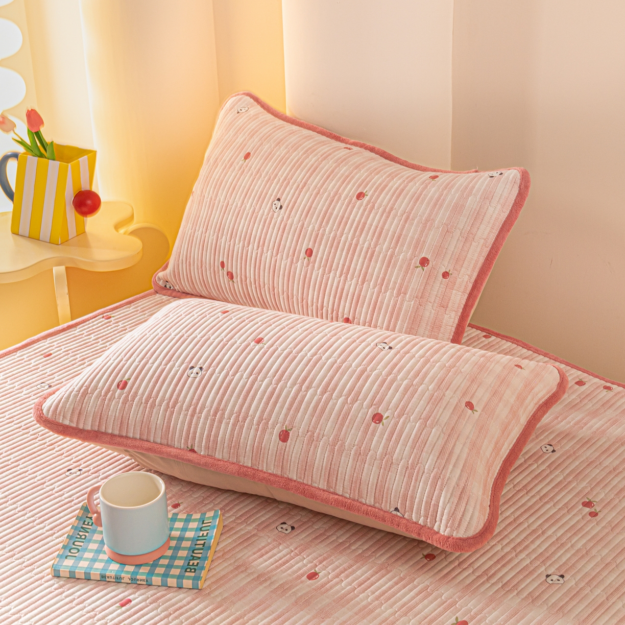 91家纺网 家纺一手货源 找家纺 恒尚居 2025新款A版全棉B版牛奶绒夹棉床褥垫A类四季可用学生床垫-秋冬款三件套系列一 小欢喜【A纯棉-B牛奶绒】